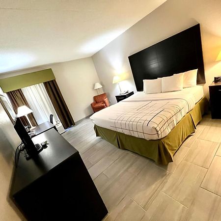 Hotel La Quinta By Wyndham Salina Zewnętrze zdjęcie