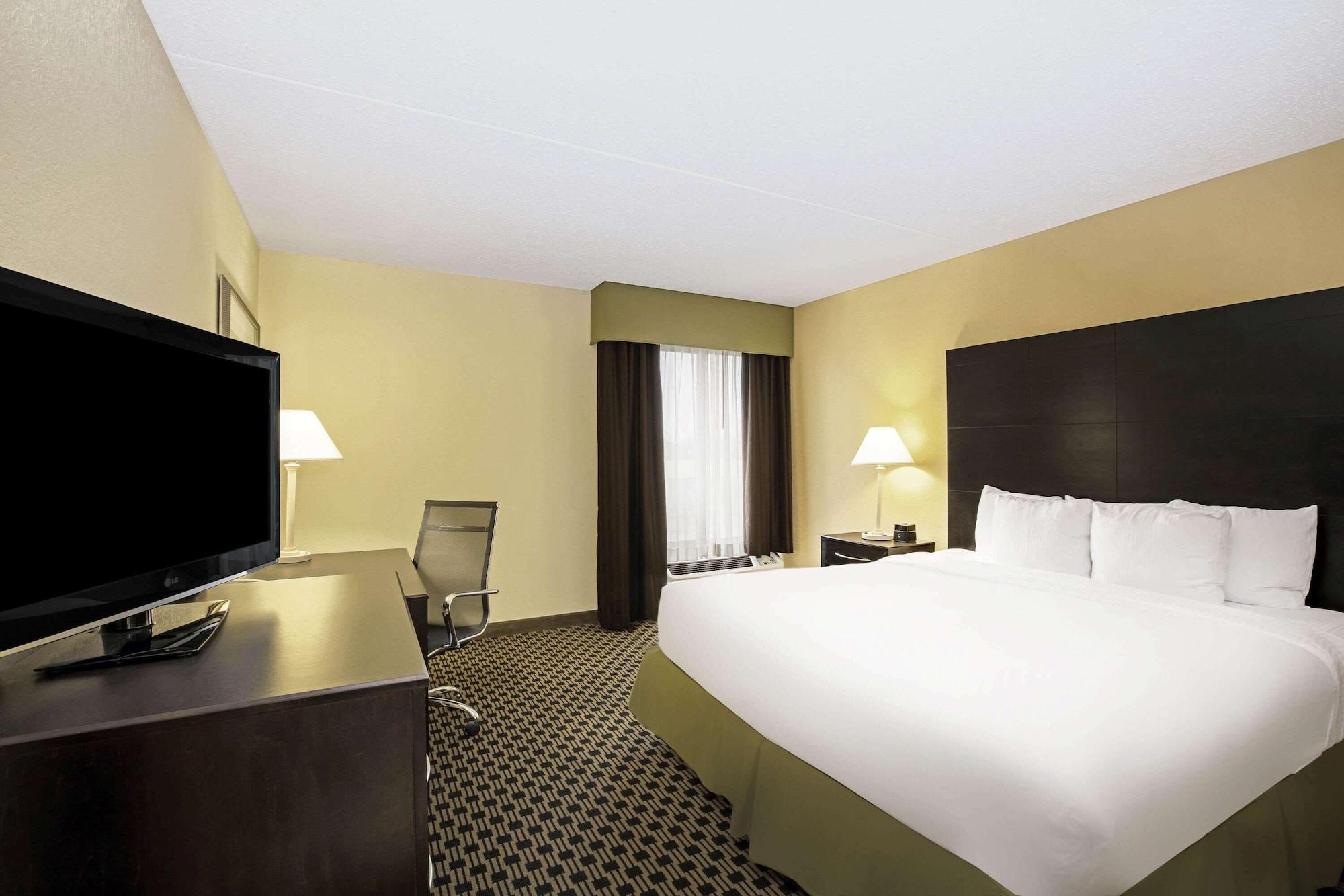 Hotel La Quinta By Wyndham Salina Zewnętrze zdjęcie