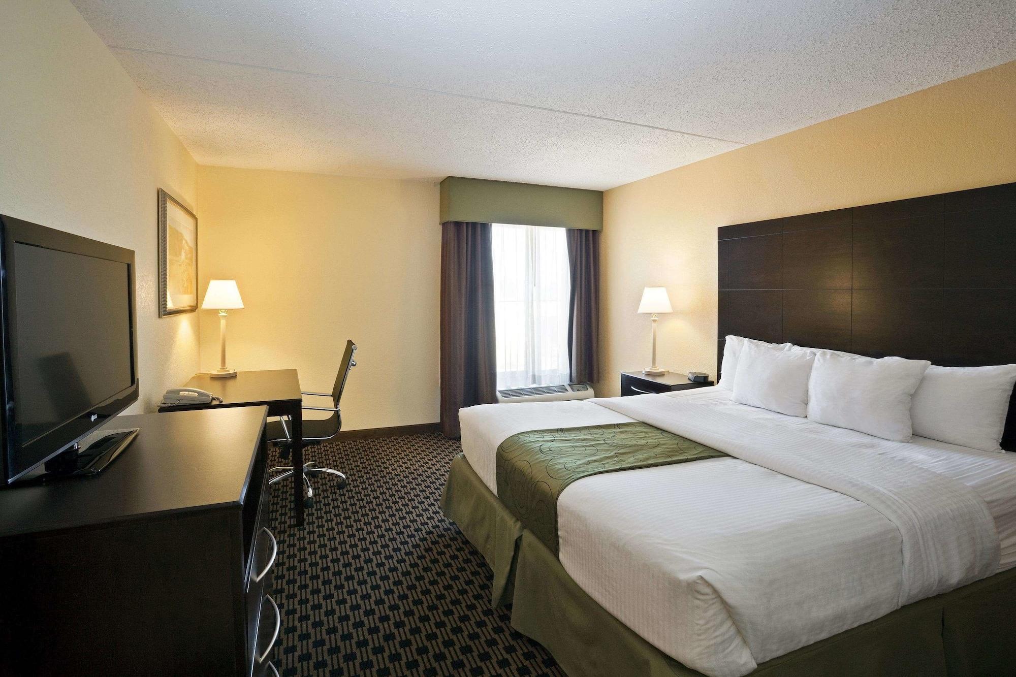 Hotel La Quinta By Wyndham Salina Zewnętrze zdjęcie