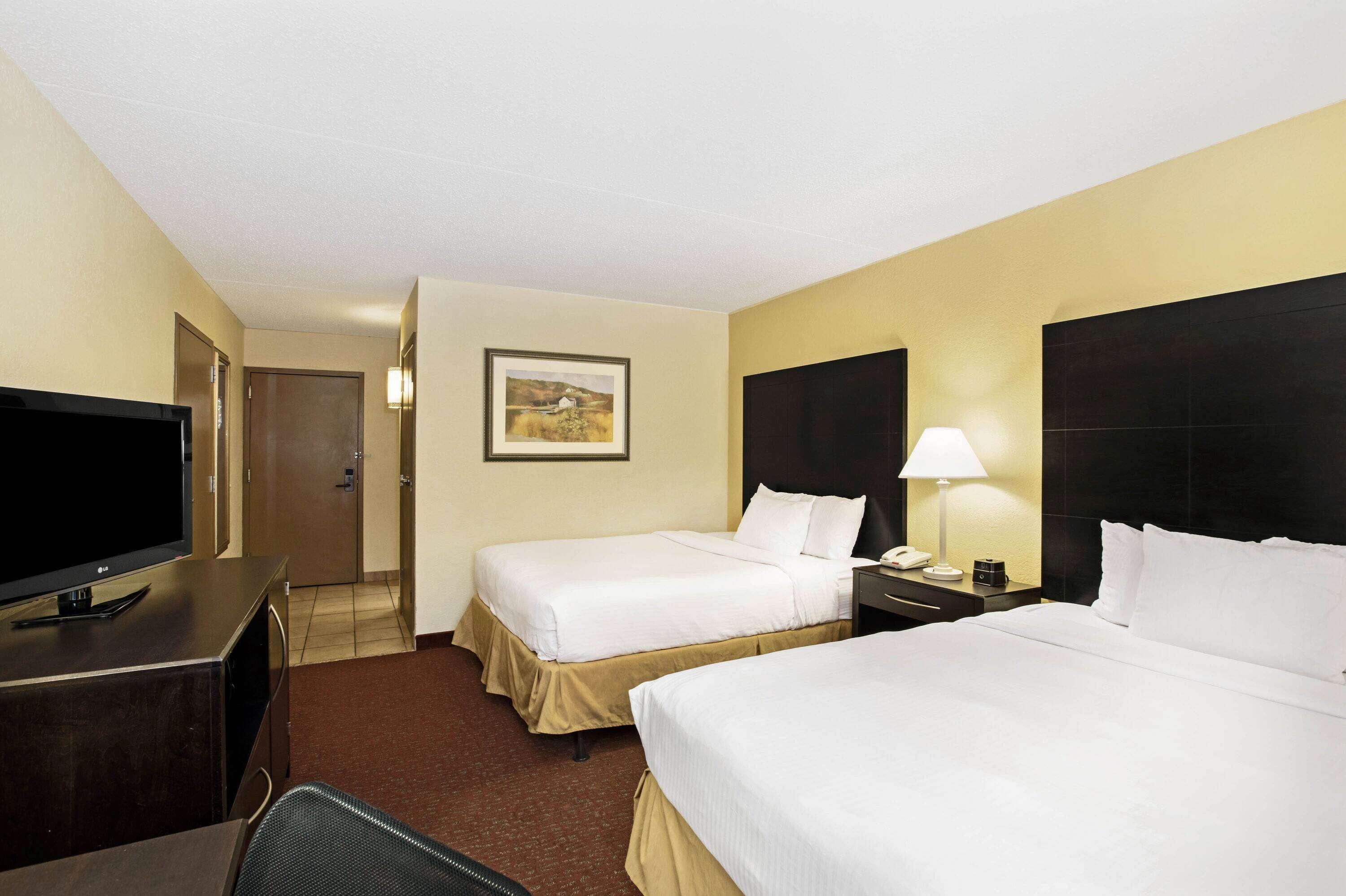 Hotel La Quinta By Wyndham Salina Zewnętrze zdjęcie